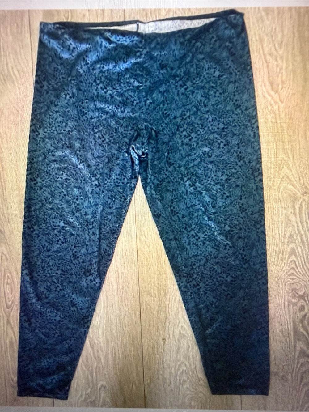 Chill Chasers Woman Blue Animal Print Stretch Leggings Plus Size 2X